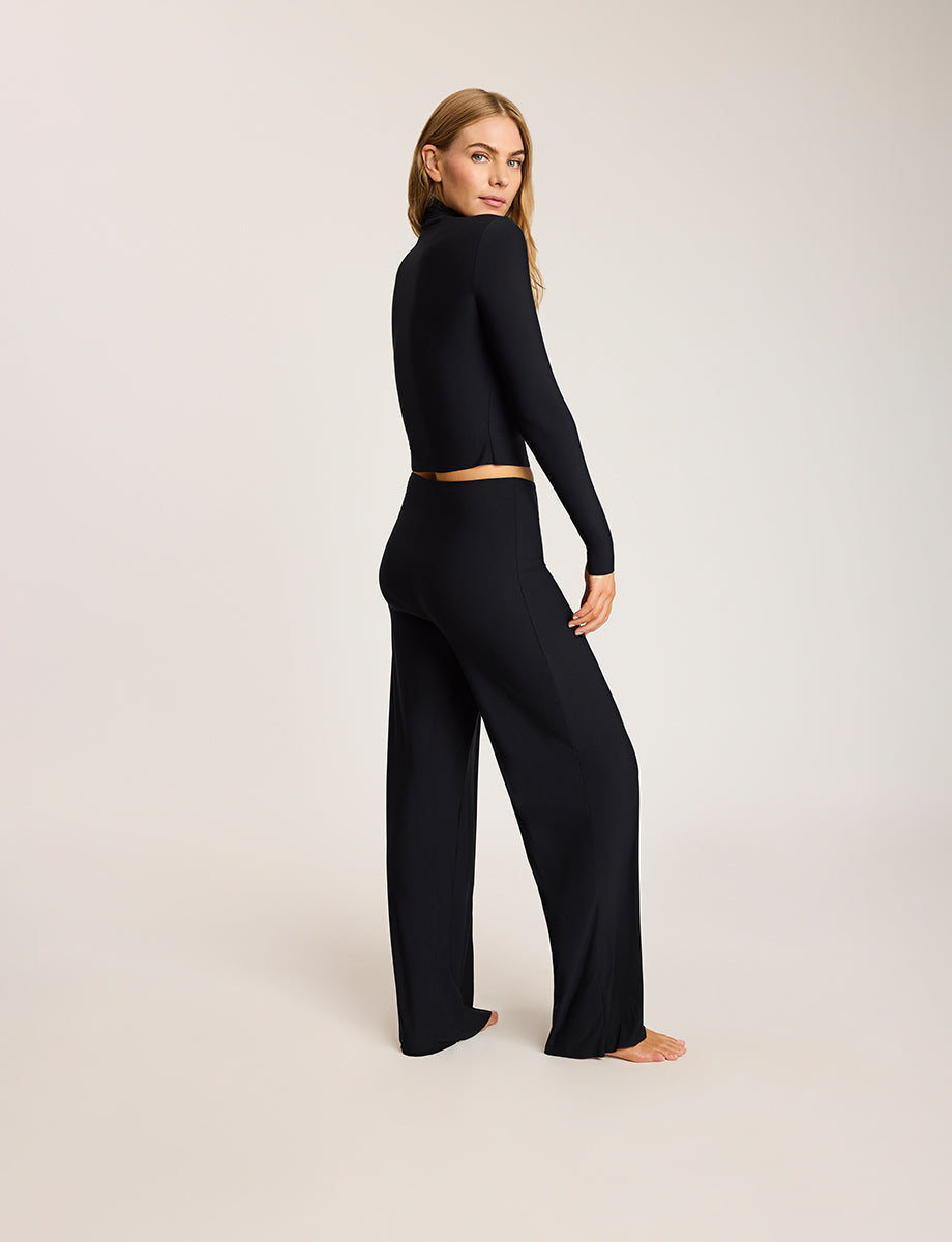 Commando Butter Long Sleeve Cropped Turtleneck